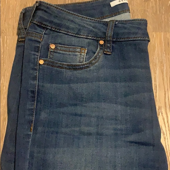 Jeans - Picture 3 of 4